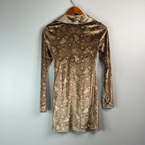 STRADIVARIUS Velvet Ruched Button Front Dress Taupe Collared Paisley Print S - Picture 6 of 11